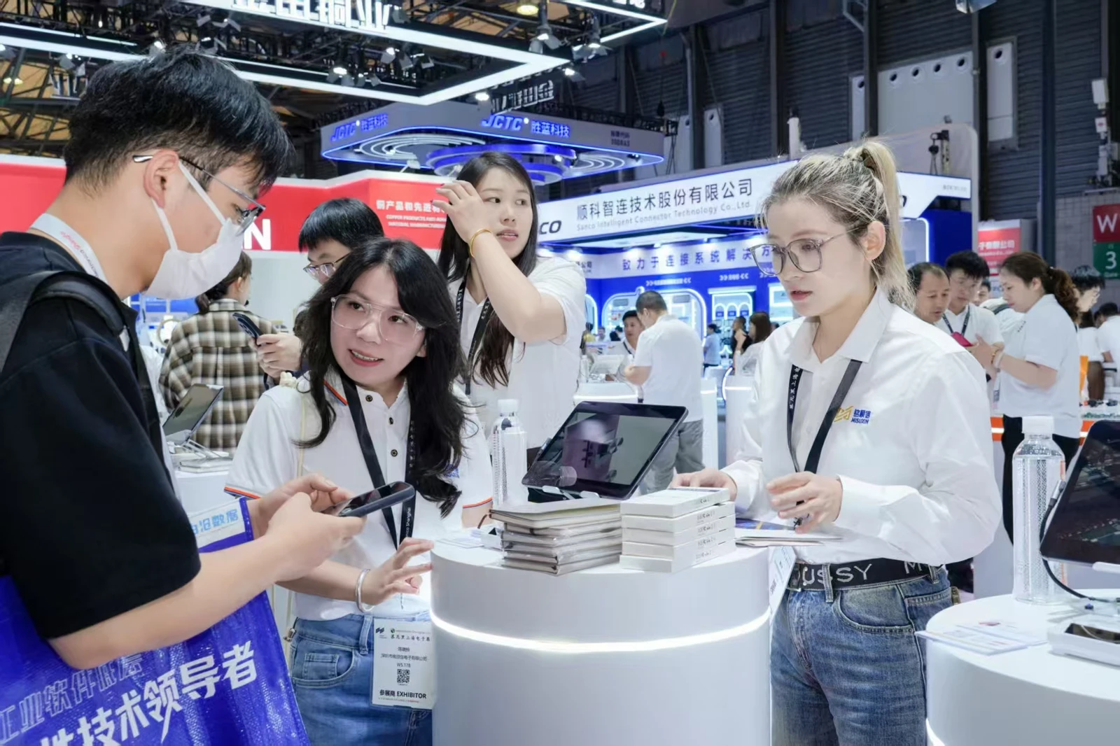 MISUXIN вітає галузевих клієнтів у день відкриття electronica China 2026