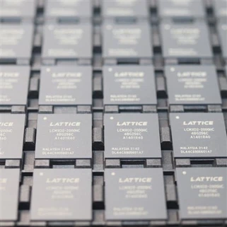 LCMXO2-2000HC-4}BG256C